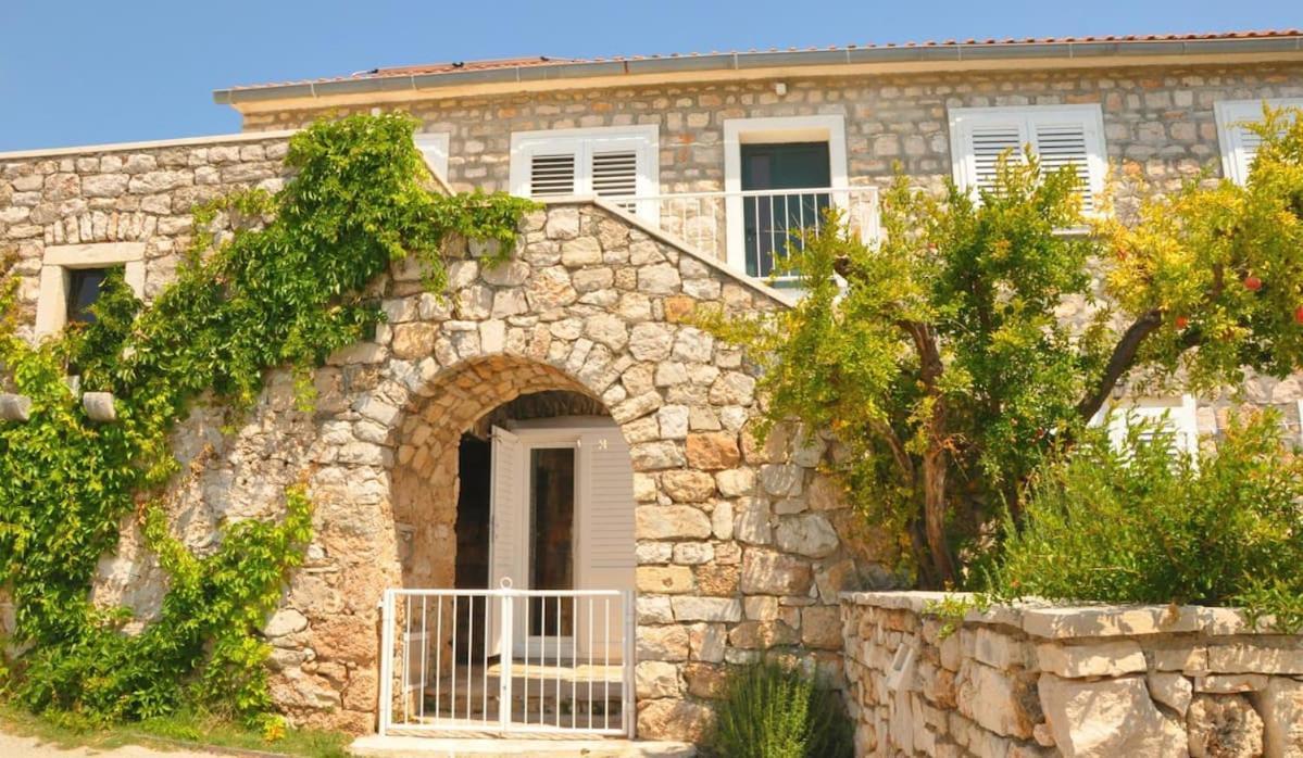 Apartments Adriana Μπολ Εξωτερικό φωτογραφία